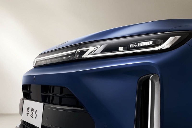 Большой кроссовер Baojun Huajing S от GM и SAIC: электроника Huawei и полный привод