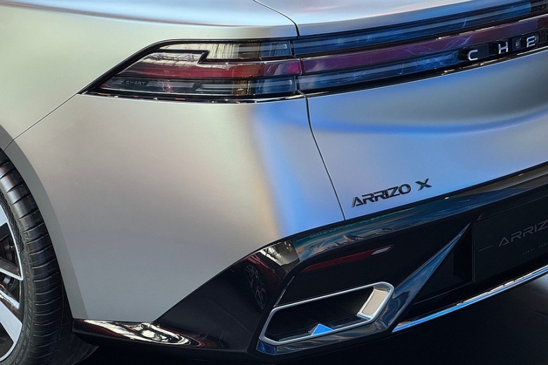 Будущие флагманы Chery: брутальный кроссовер Tiggo X и седан Arrizo X