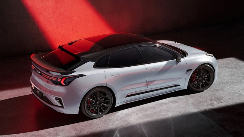 Детский возраст и большие достижения: представлен Zeekr 001 5th Anniversary Edition