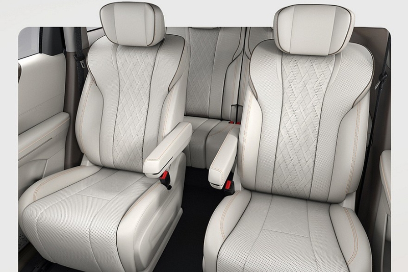 GM и SAIC готовят к премьере большой кроссовер Wuling Starlight L в новом стиле