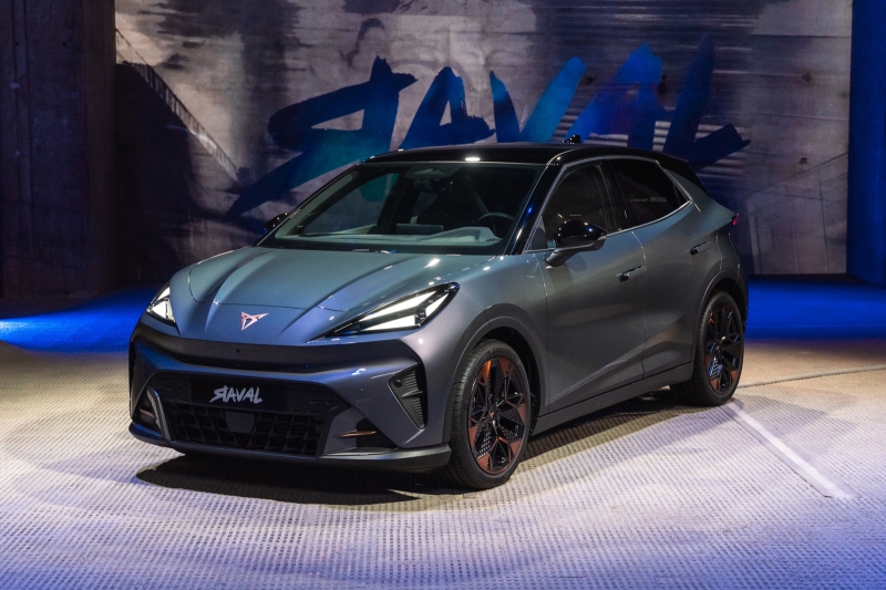 Готов соперник для Renault 5 и Alpine A290: полностью рассекречен хэтчбек Cupra Raval