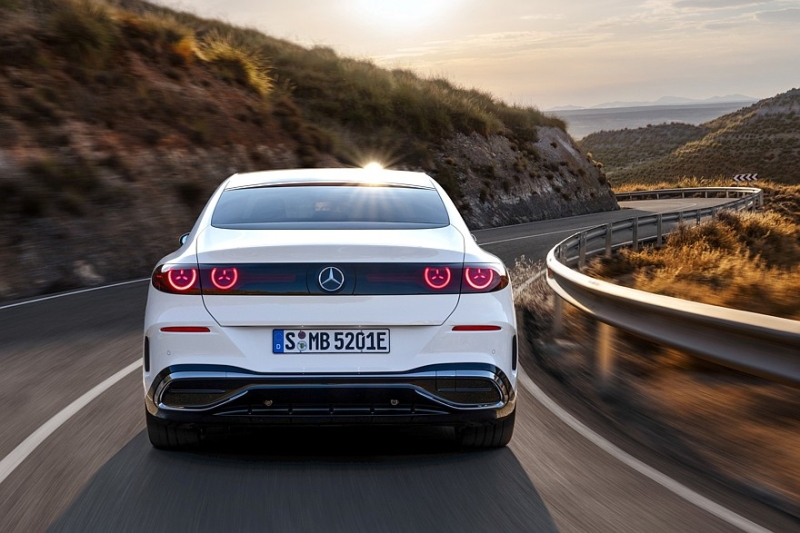 Как будто играет одна и та же пластинка: представлен Mercedes-Benz C-Class electric