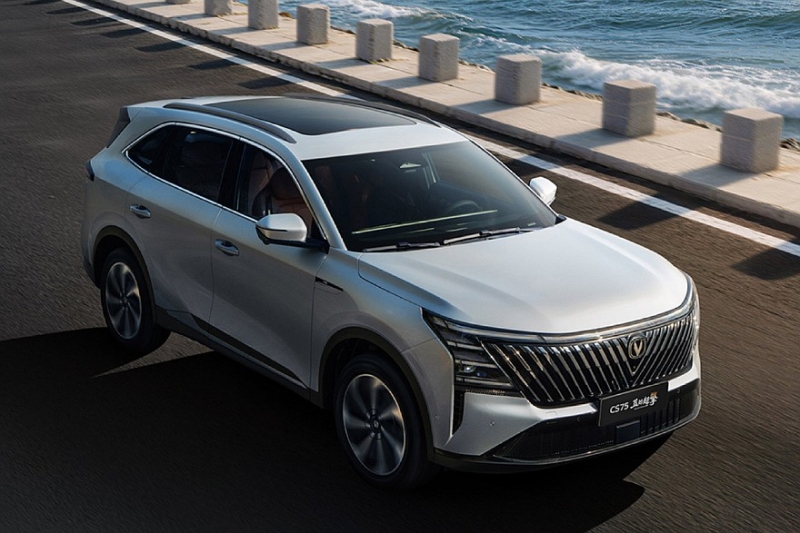 Кроссовер Changan CS75 Plus получил версию с другими техникой и дизайном