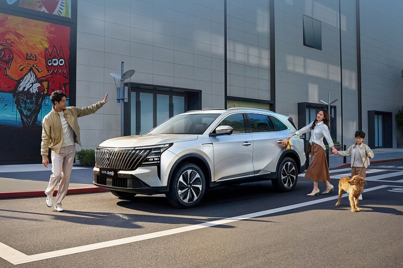 Кроссовер Changan CS75 Plus получил версию с другими техникой и дизайном