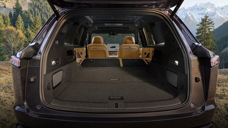 Кроссовер Onvo L80 с рекордным в классе багажником готовится к выходу на рынок