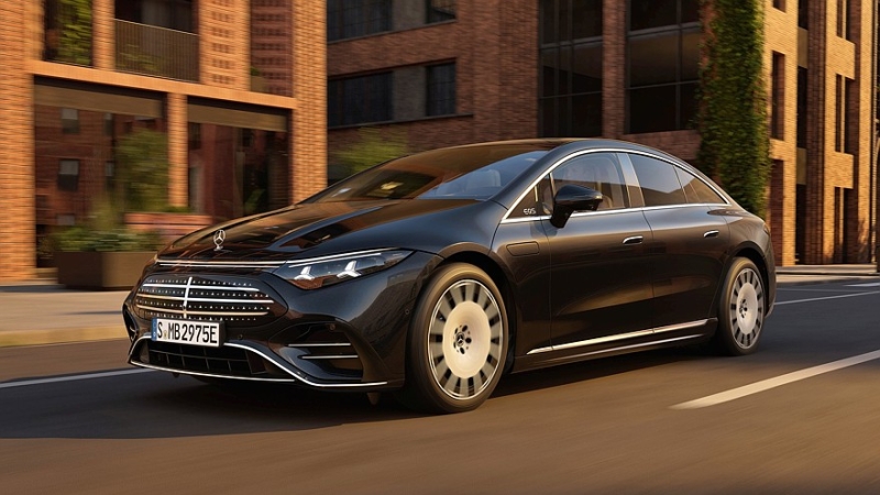 Mercedes-Benz EQS: второй рестайлинг, долгожданные 800 вольт и руль по проводам