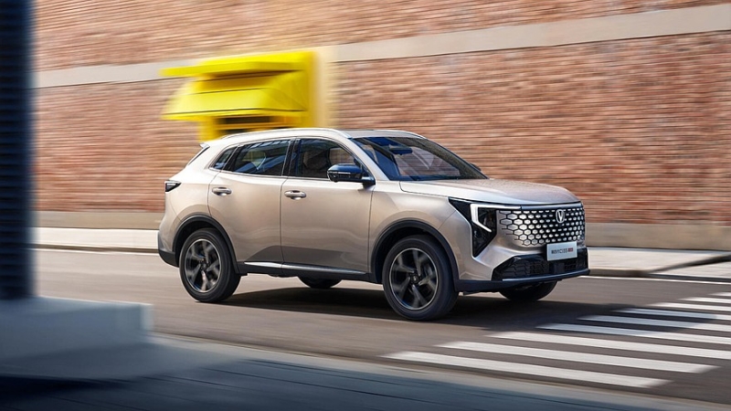 На российский рынок готовится выйти Changan Uni-S нового поколения