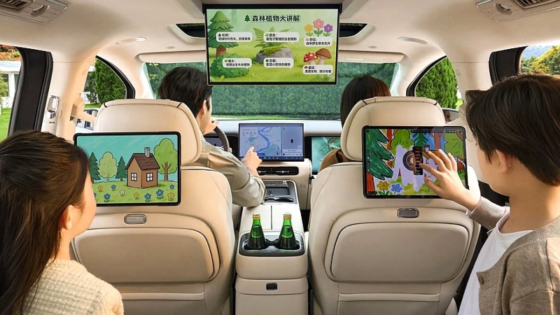 Обновлённый минивэн Denza D9 выходит на рынок: новая техника и до 10 экранов в салоне