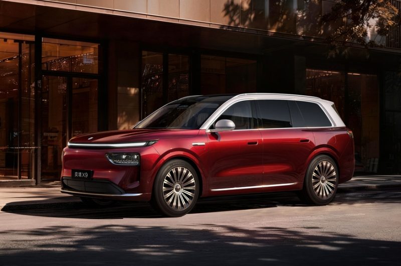 Первенец совместного бренда Dongfeng и Huawei – кроссовер Yijing X9, он же Epicland X9