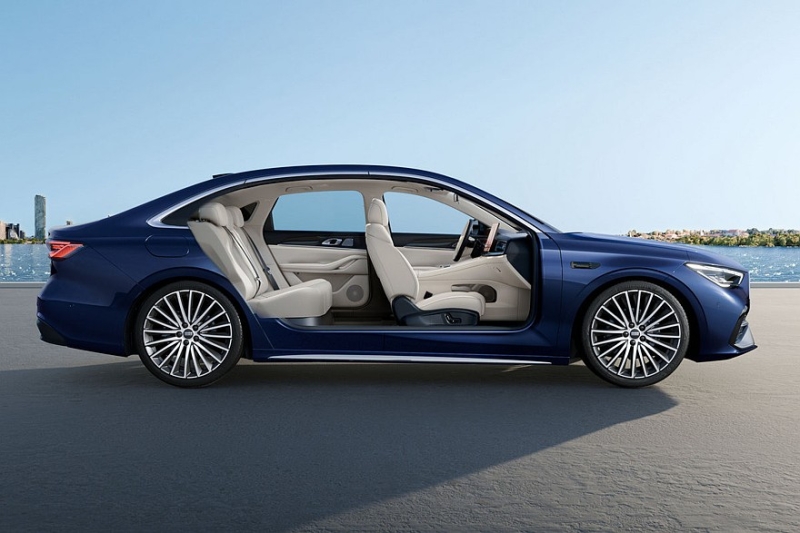 Представлен седан Geely Galaxy Starshine 7: недорого, богато, есть полный привод