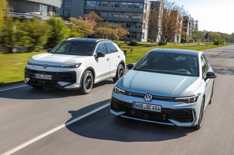 Розетка не нужна: Volkswagen Golf и T-Roc обзавелись новыми гибридными версиями