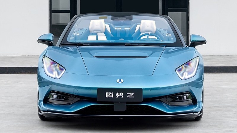 Спорткары от BYD в Пекине: открытая Denza Z и &laquo;формульный&raquo; квартет от FangChengBao