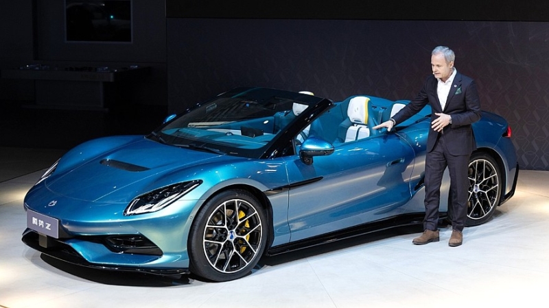 Спорткары от BYD в Пекине: открытая Denza Z и &laquo;формульный&raquo; квартет от FangChengBao