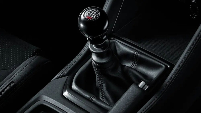 Спортседан Subaru WRX STI Sport# с механической коробкой вышел на домашний рынок