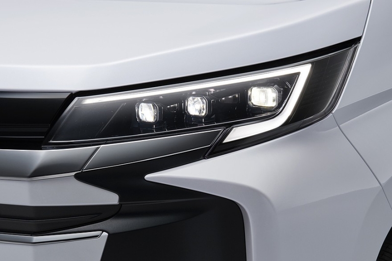 Toyota обновила минивэны Noah и Voxy: иная головная оптика и подросшая цифровая приборка