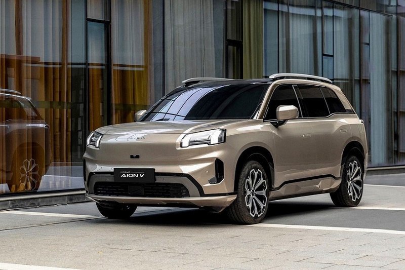 В России начались продажи нового кроссовера GAC Aion V