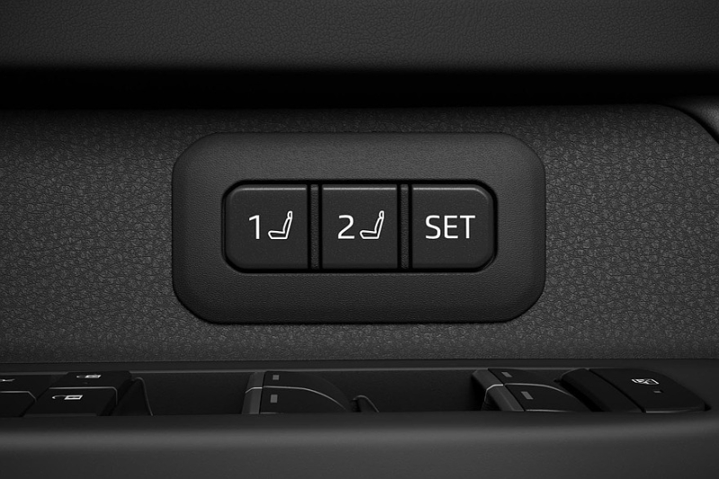 Внедорожник Toyota Land Cruiser Prado получил обновки в Японии