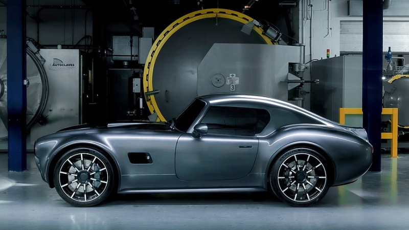 AC Cobra GT Coupe показался в серийном виде: карбоновый кузов и только двигатель V8