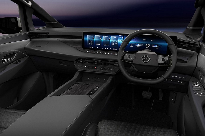 Ещё не поступивший в продажу новый Nissan Elgrand получил несколько особых версий