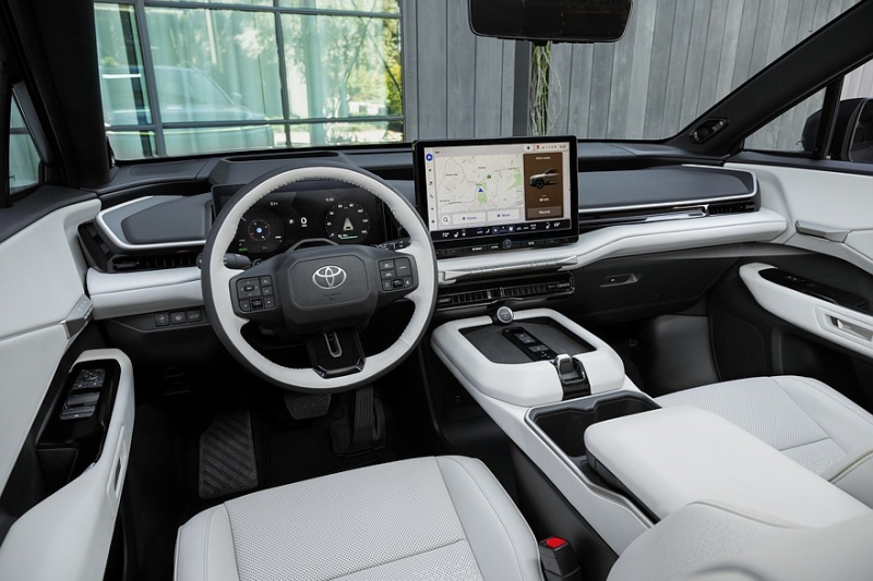 Lexus анонсировал большой кроссовер – премьера совсем скоро