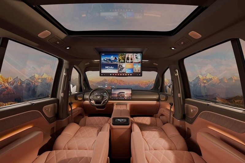 Минивэн Leapmotor D99: салон и характеристики
