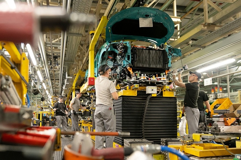 Nissan сокращает мощность завода в Великобритании, чтобы подселить сюда «китайцев»