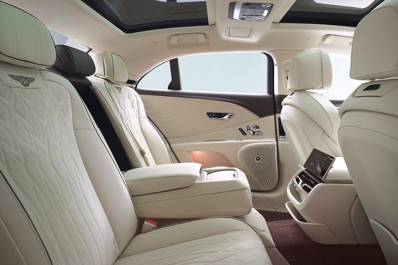 Bentley Flying Spur: новое поколения через два года после старого и возвращение версии S