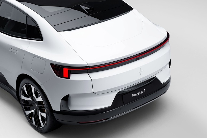 Владельцы Polestar 4 массово повреждают корму из-за отсутствия заднего стекла