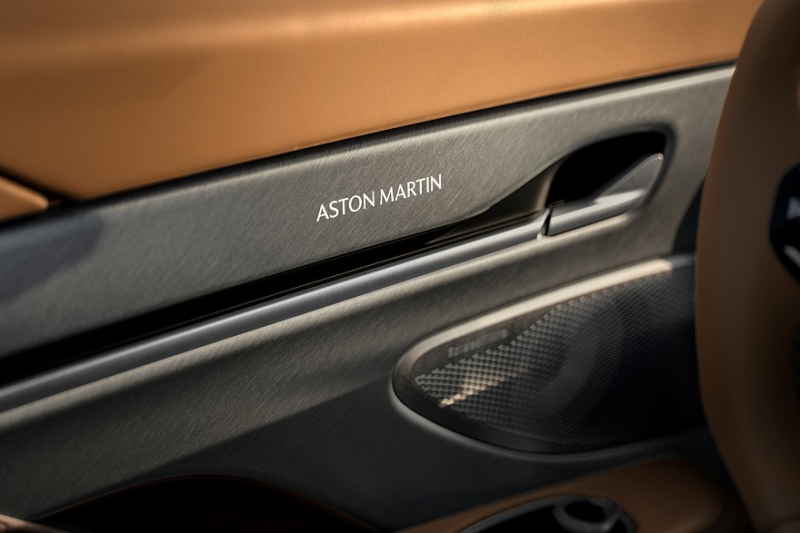 Aston Martin Vanquish отмечает юбилей в четверть века спецверсией