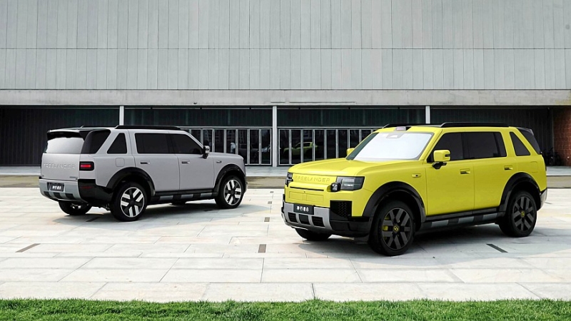 Большой кроссовер Freelander 8 от Land Rover и Chery: салон и подробности