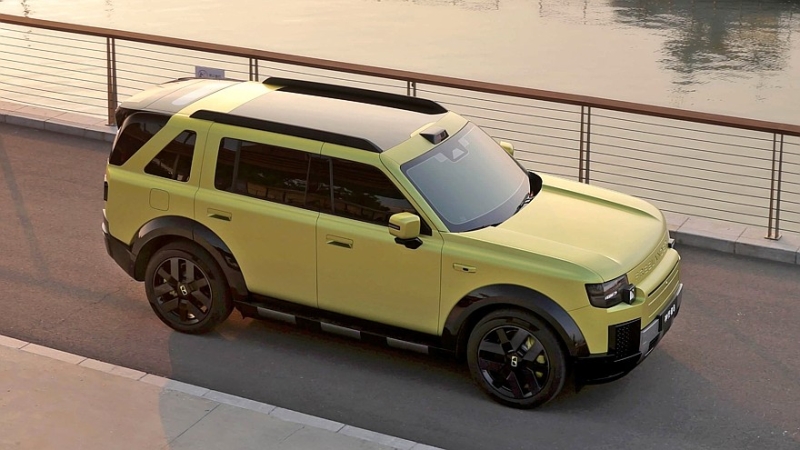 Большой кроссовер Freelander 8 от Land Rover и Chery: салон и подробности