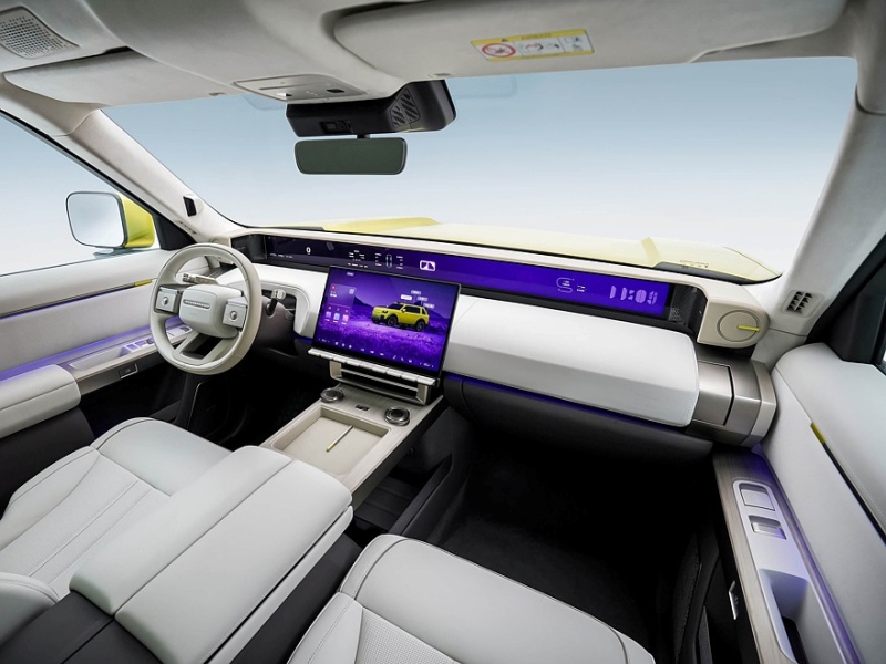 Большой кроссовер Freelander 8 от Land Rover и Chery: салон и подробности