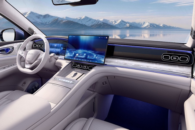 Флагман за флагманом: на подходе большой кроссовер BYD Sealion 08