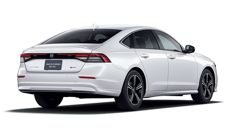 Honda освежила седан Accord в Японии, прайс-лист раскрыт