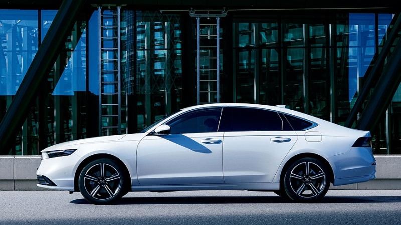Honda освежила седан Accord в Японии, прайс-лист раскрыт