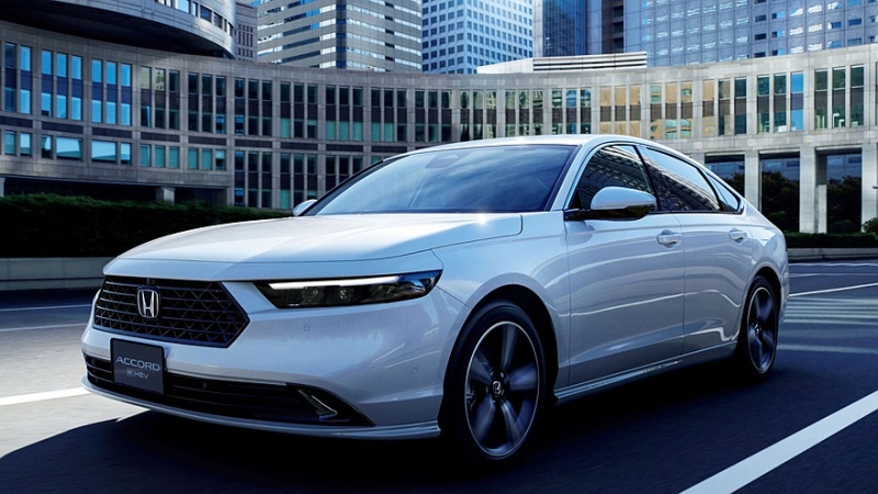 Honda освежила седан Accord в Японии, прайс-лист раскрыт