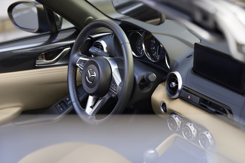 Mazda может перевести MX-5 на электротягу, хотя вариант с ДВС останется