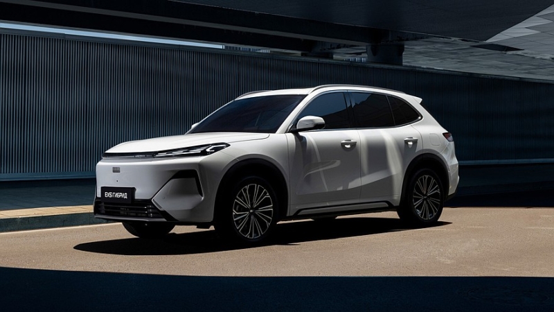 На российский рынок готовится выйти кроссовер Geely EX5 с новой техникой