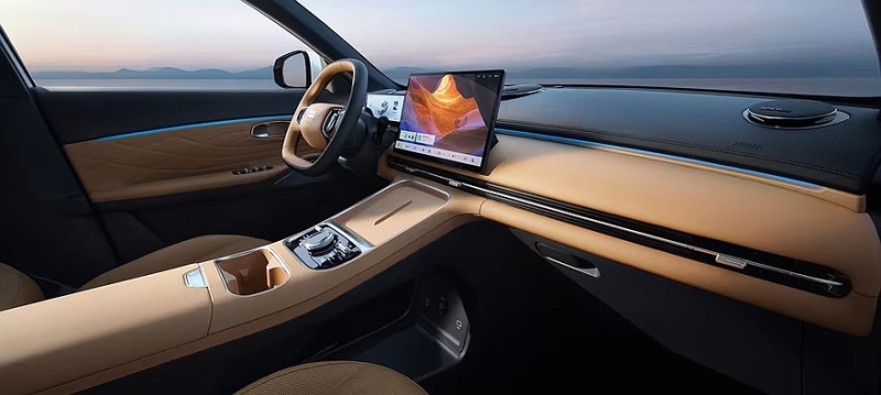 На российский рынок готовится выйти кроссовер Geely EX5 с новой техникой