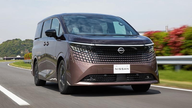 Nissan полностью рассекретил минивэн Elgrand нового поколения, цены известны