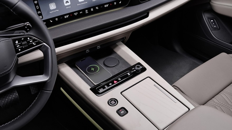Новый флагман: полностью рассекречен полноразмерный кроссовер Audi Q9