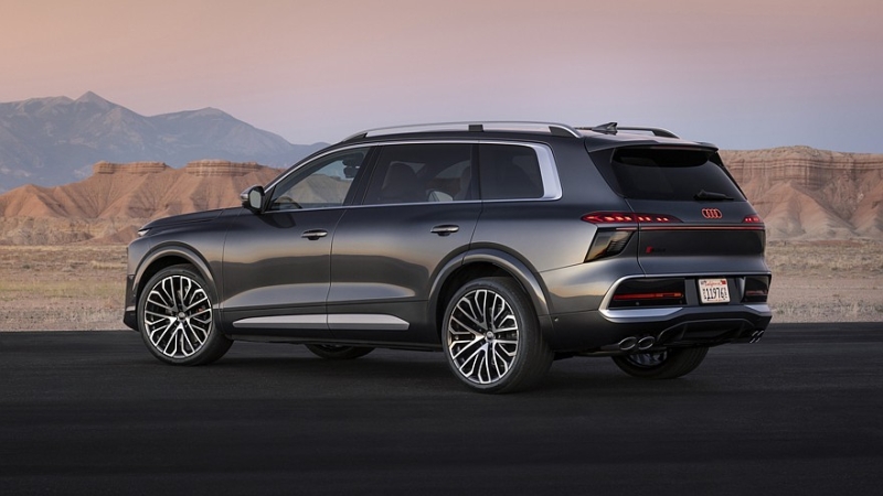 Новый флагман: полностью рассекречен полноразмерный кроссовер Audi Q9