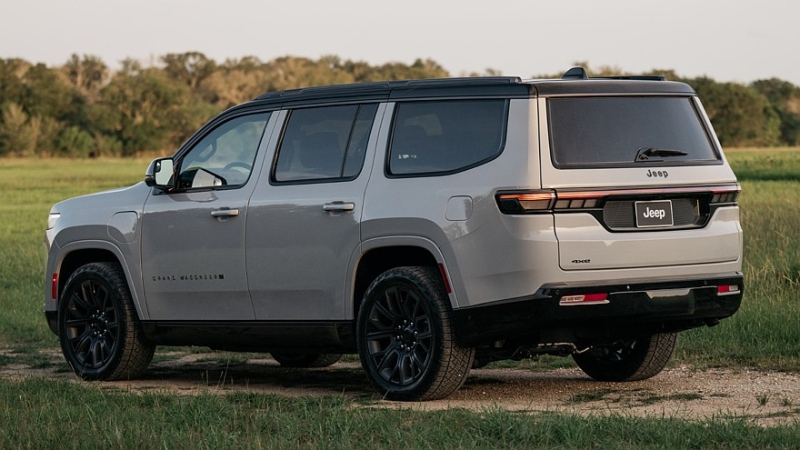 Новый флагманский внедорожник Jeep: первые изображения