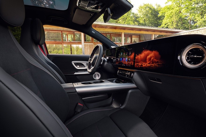 Новый кроссовер Mercedes-Benz GLA получил несколько вариантов техники. Цены известны