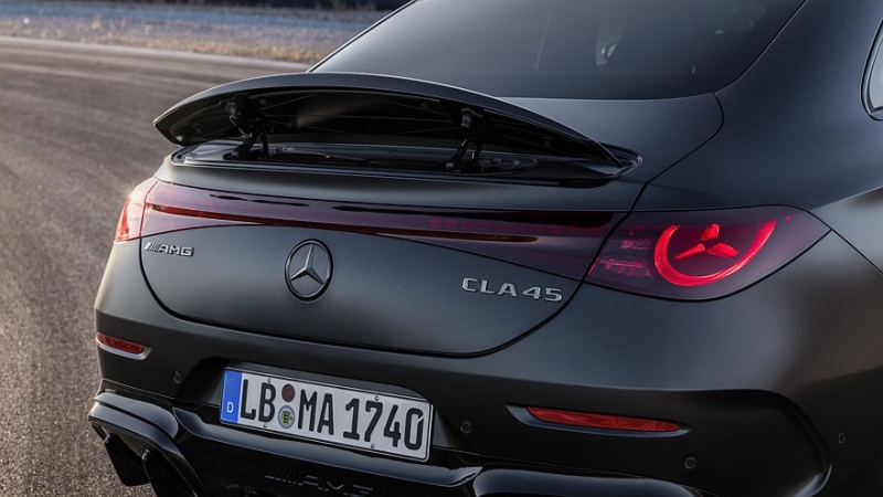 Новый Mercedes-AMG CLA 45: 680-сильная трёхмоторная установка, 2,7 секунды до «сотни»