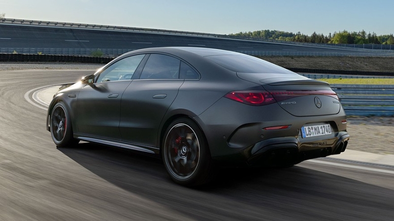 Новый Mercedes-AMG CLA 45: 680-сильная трёхмоторная установка, 2,7 секунды до «сотни»