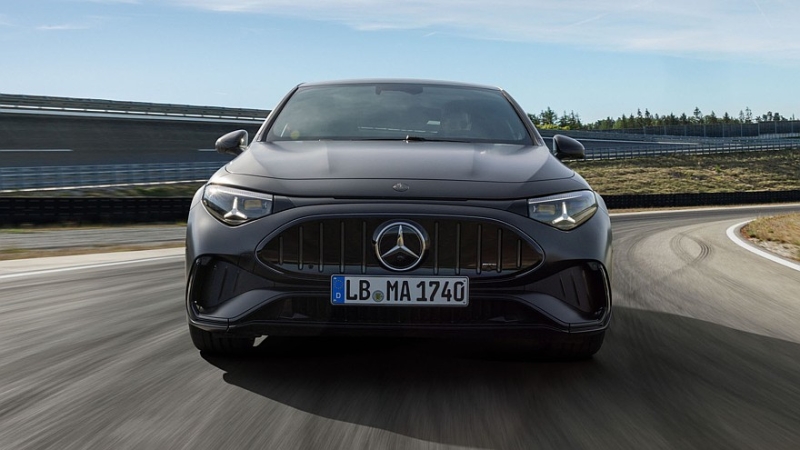 Новый Mercedes-AMG CLA 45: 680-сильная трёхмоторная установка, 2,7 секунды до «сотни»