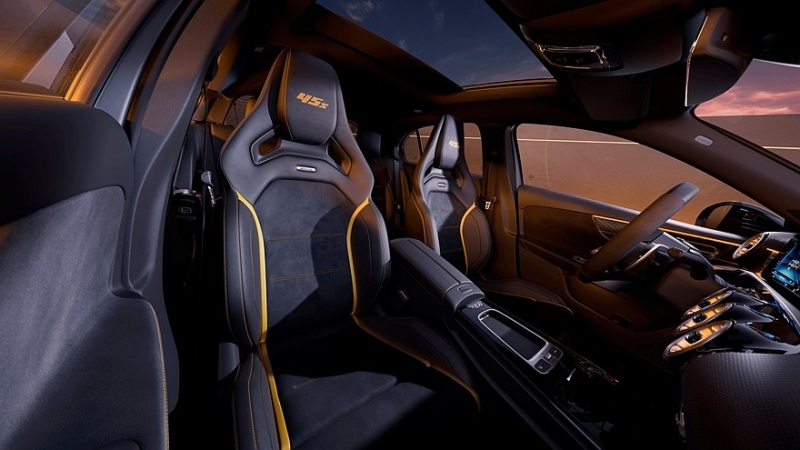 Прощальный Mercedes-AMG A 45 S 4Matic+ Final Edition сдаёт вахту &laquo;электричкам&raquo;