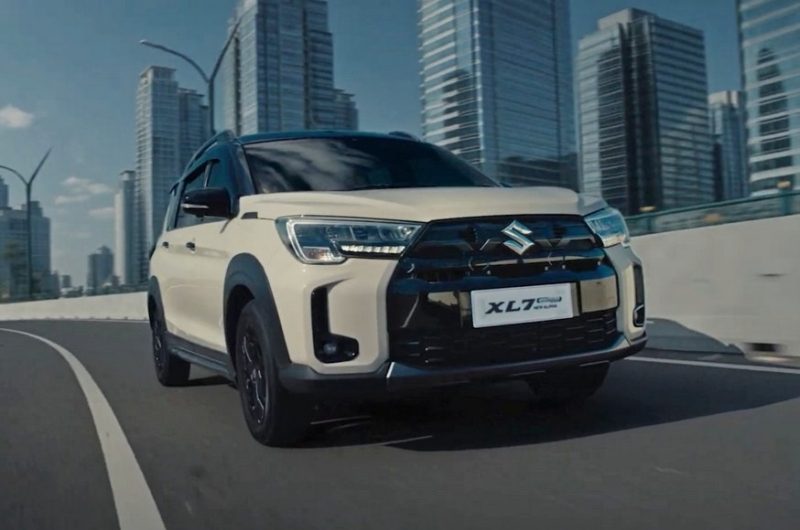 Рестайлинговый кроссвэн Suzuki XL7: более солидный облик и старая техника