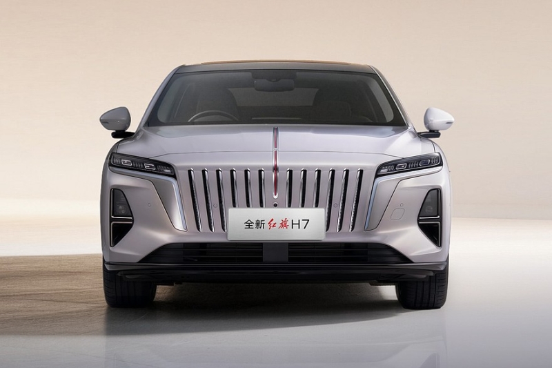 Седан Hongqi H7 нового поколения приготовился к старту продаж, есть полный привод